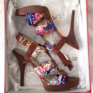 GUESS Gwkaedi size 6